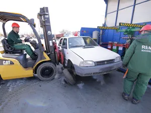 Noul guvern Ciucă anunță introducerea unei taxe pentru vehiculele poluante. Foto Inquam Photos/George Călin