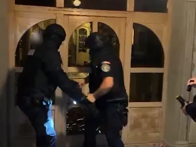 Arestarea românilor s-a făcut în forță - FOTO blesk.cz.