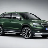Karoq Scout include tracţiunea integrală în echiparea standard şi va avea un design off-road marcat de forţă şi robusteţe.