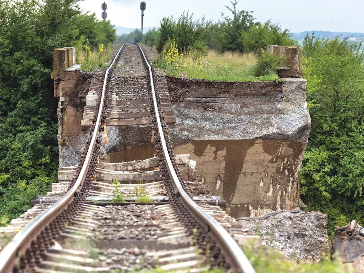 GREU SPRE DELOC Cale ferată de mare viteză și Hidrocentrala Tarnița,
proiecte promise și blocate de mai multe ori - Foto: Inquam Photos/ Liviu Florin Albei