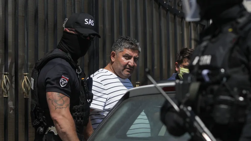 Perchezițiile au devenit o obișnuință la clanul Duduianu Foto: INQUAM Photos/Octav Ganea