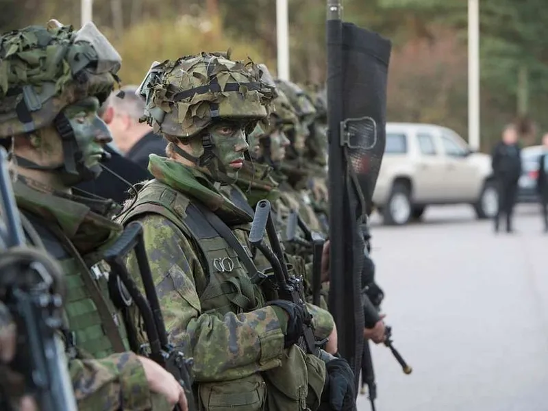 Statul membru NATO care schimbă strategia de apărare a Alianţei, contra Rusiei - Foto: NARA Archive/CC0