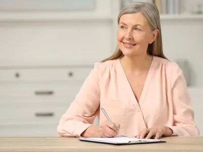 Pensionară la pensie - Foto: Freepik