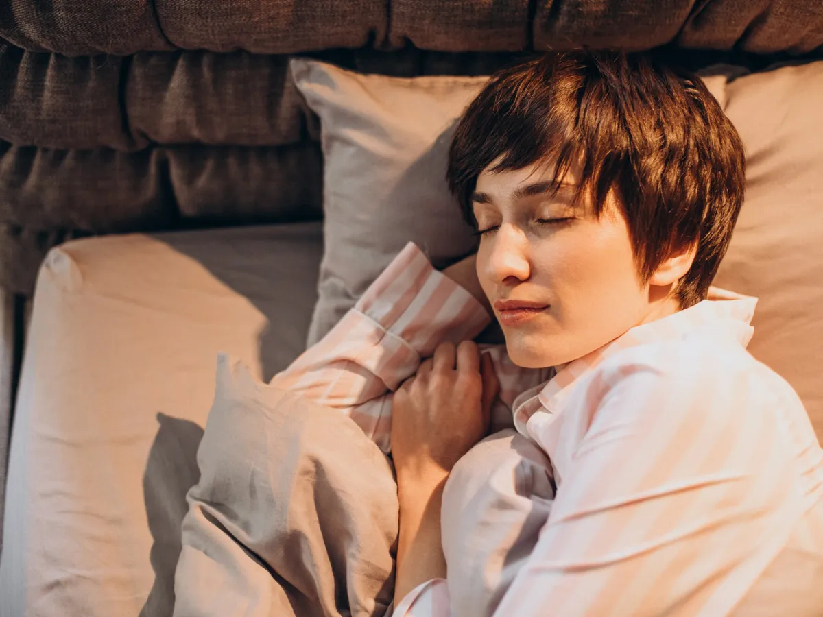 Ce înseamnă când visezi că zbori? Superstiția care spune că se va întâmpla ceva în viața ta. E de bine?