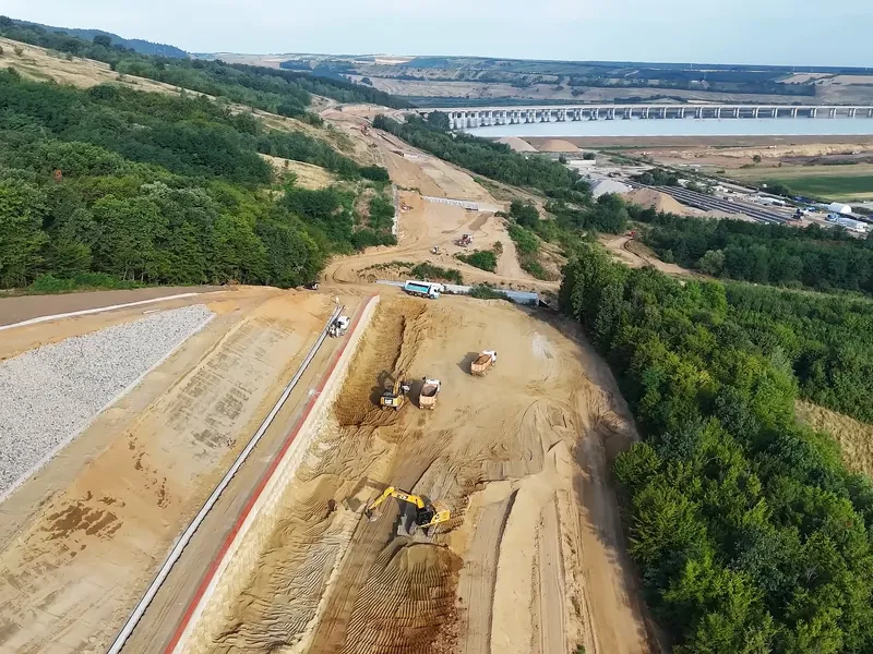 „Blestemul” de pe Autostrada Transilvania, terminat la 22 de ani de la prima lopată dată de Bechtel? - Foto: Facebook / Asociația Pro Infrastructură
