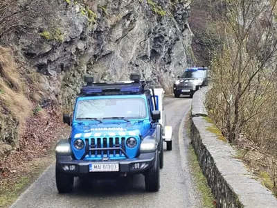 Mașini de jandarmi - Foto: Facebook. Jandarmeria Caraș-Severin