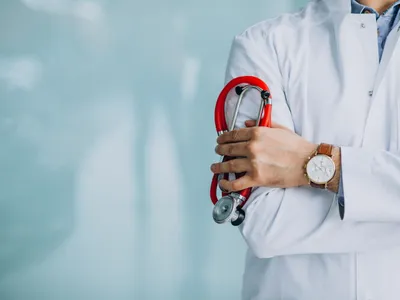Doi neurochirurgi din București au ajuns pe mâna DNA. Primeau mită de la pacienți Foto: Freepik (fotograrfie cu caracter ilustrativ)