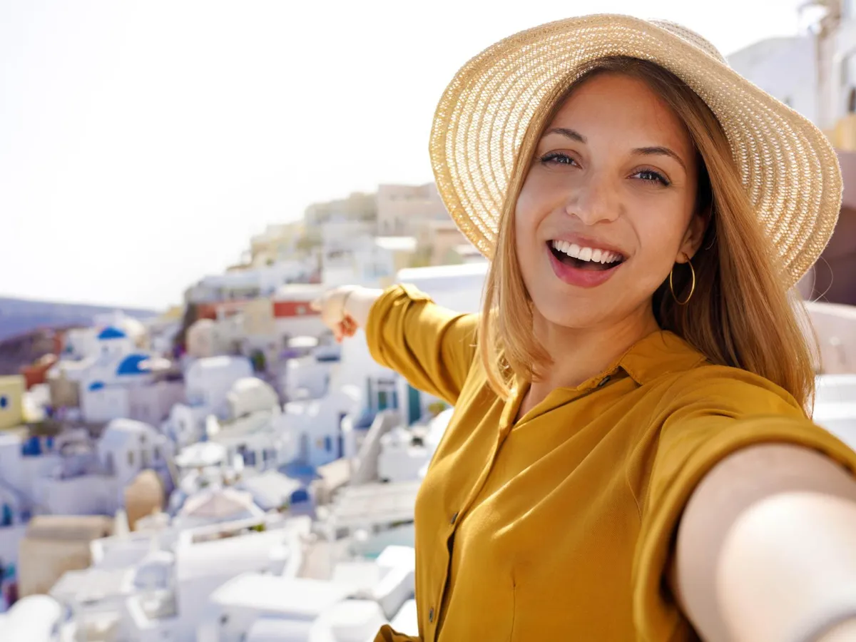 Femeie în Grecia - Foto: Freepik