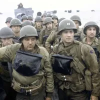 Tom Sizemore, alături de Tom Hanks - Foto: Everett / People