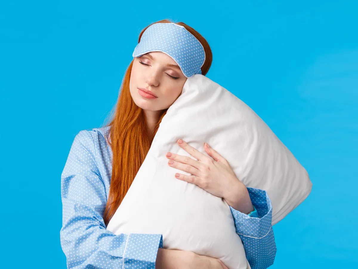 Mulți oameni dorm în această poziție, dar în realitate este foarte dăunătoare. Un medic a explicat de ce