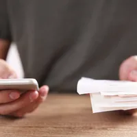 Factura la telefon primită de un bărbat după ce a fost în vacanță în Europa. „Sunteți nebuni?” - Foto: Shutterstock