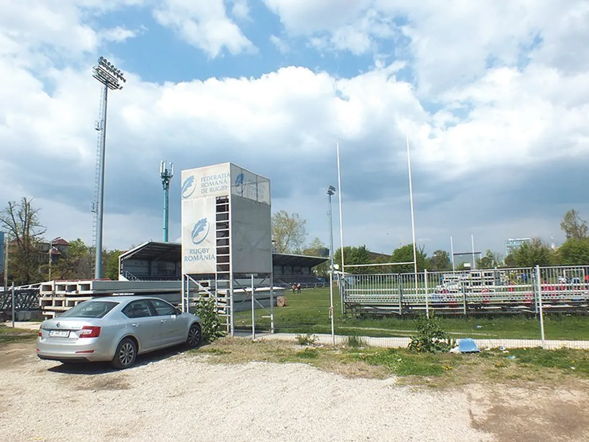 CNI susține că la stadionul Arcul de Triumf au fost desființate construcțiile existente. În realitate, tribuna I este la locul ei