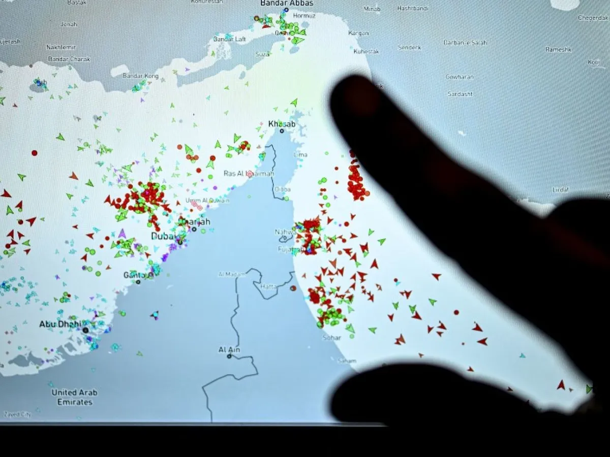 Prețul petrolului scade la 85$/baril după ce Iran redeschide Strâmtoarea Ormuz în timpul armistițiului