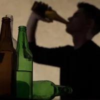 OMS recomandă dublarea taxelor pe alcool în Europa, în lupta împotriva cancerului. / Foto: independent.co.uk