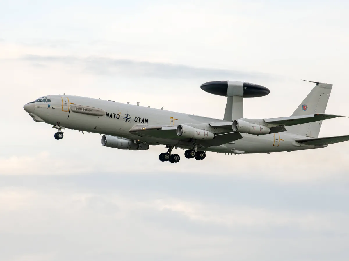 Iran distruge un avion de spionaj. Același model zboară deasupra României să spioneze Rusia la Marea Neagră