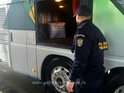 Descoperirea făcută de polițiștii de frontieră în Giurgiu, în două autocare. Veneau din Turcia - Foto: Politia de frontiera