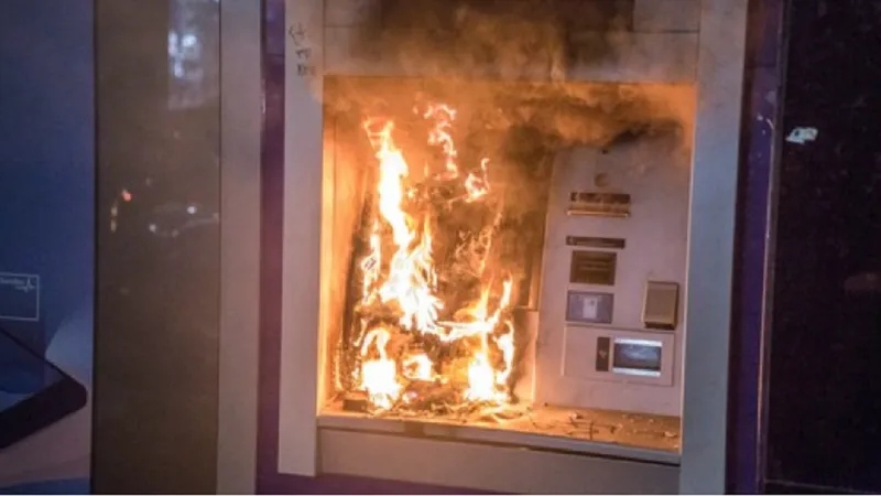 Incendiul s-a produs probabil de la un scurtcircuit electric- Foto: Profimedia Images