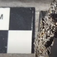 Au descoperit două noi minerale, într-un mini-meteorit, care a căzut în Africa - Foto: captura YouTube