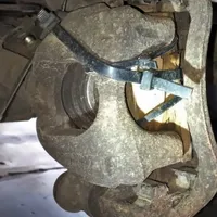 O dubă, prezentată la RAR cu un etrier de frână legat cu „șoricei”. / Foto: Registrul Auto Român Oficial
