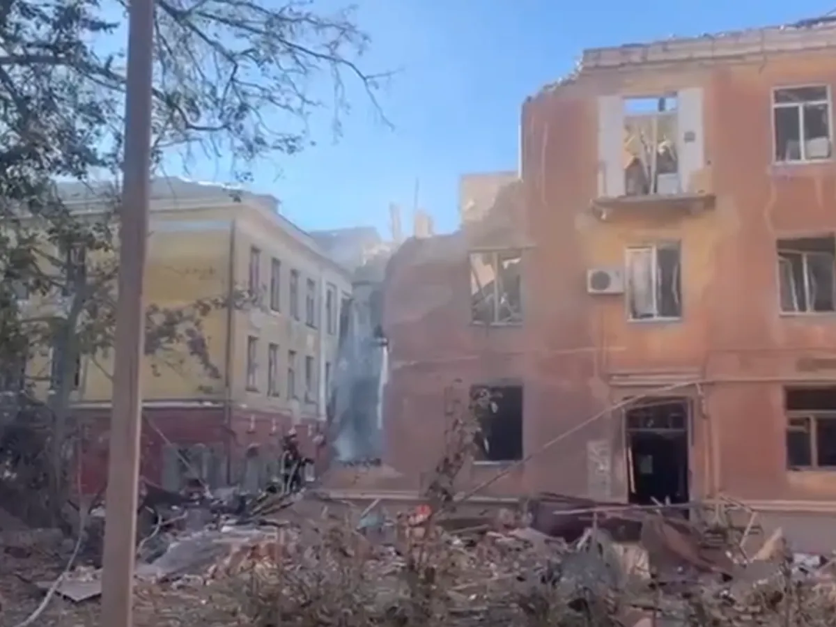 Un alt atac terorist rusesc asupra civililor din Sloviansk. Salvatorii caută supraviețuitori - FOTO: Twitter/nexta_tv
