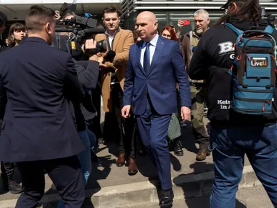 Preşedintele interimar Ilie Bolojan, la lansarea candidatului la Preşedinţie Crin Antonescu - Foto: Profimedia Images