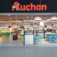 Grupul francez Auchan a decis să rămână în Rusia Foto: Facebook