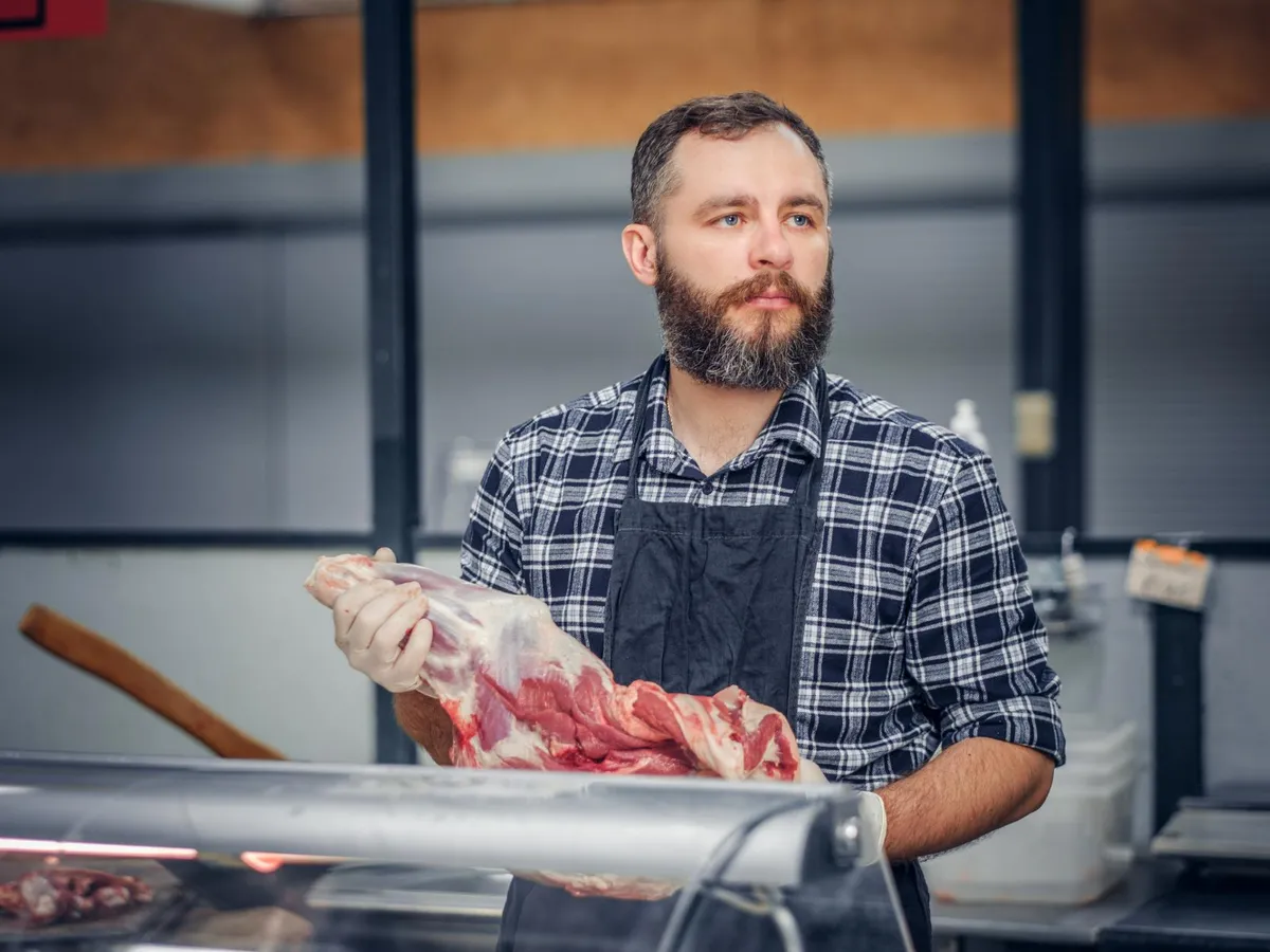 Cum să pui jumările în borcane după ce ai tăiat porcul. Se păstrează la rece și se scurge untura în exces