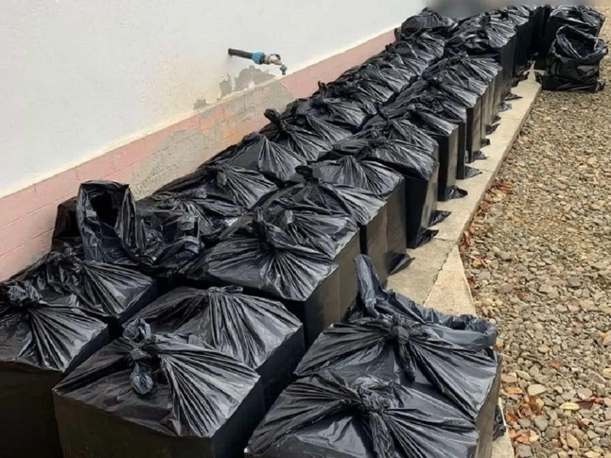 Aproape 800.000 de țigări de contrabandă au fost confiscate de procurorii DIICOT - Foto: diicot.ro