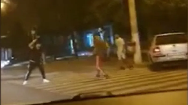 Bătaia a fost filmată dintr-o mașină Foto: captură video Pro Tv