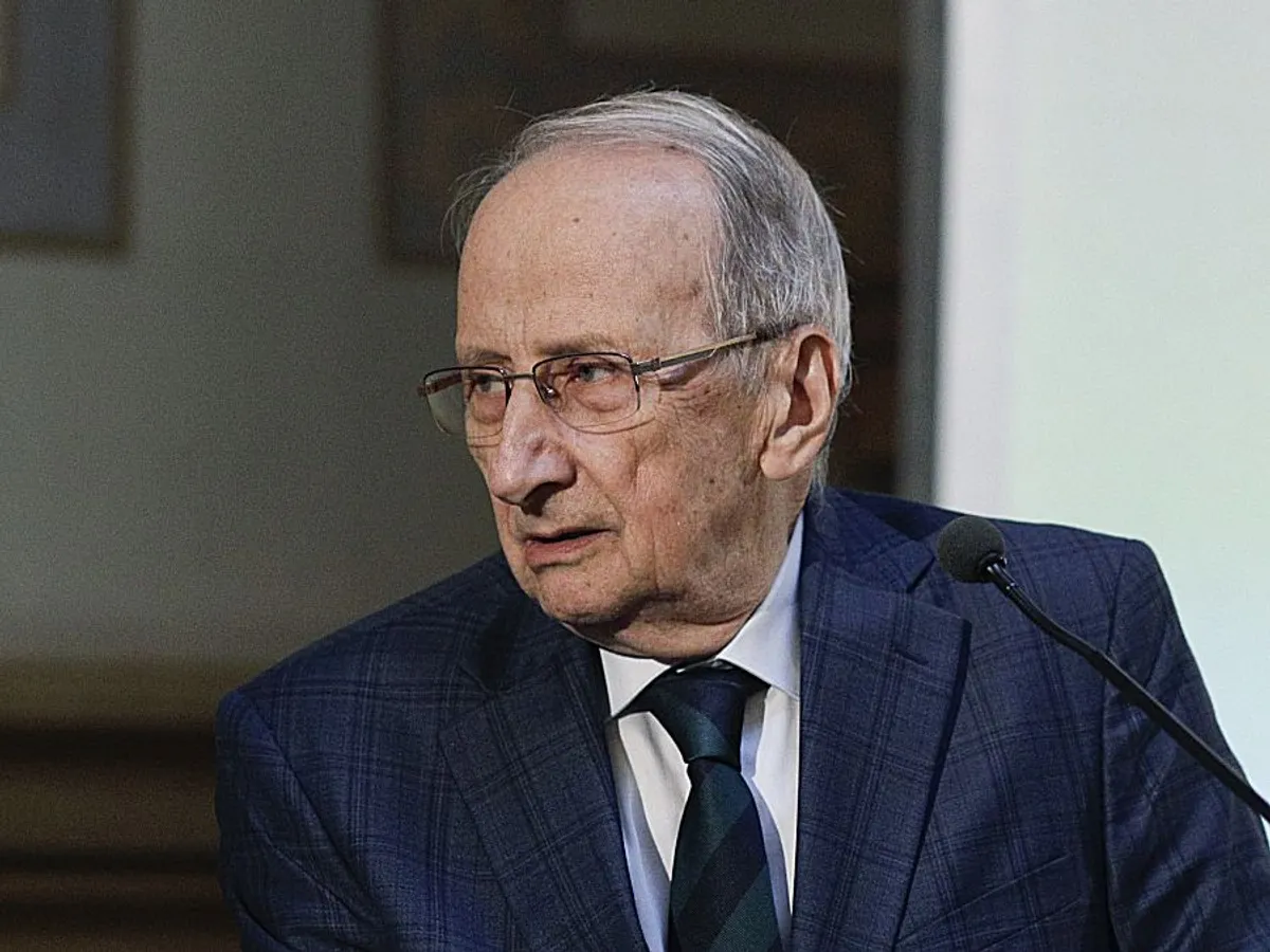 Criticul Mircea Martin, la deschiderea celei de-a XIV-a ediţii a Festivalului Internaţional de Poezie Bucureşti - Foto: INQUAM PHOTOS/Malina Norocea