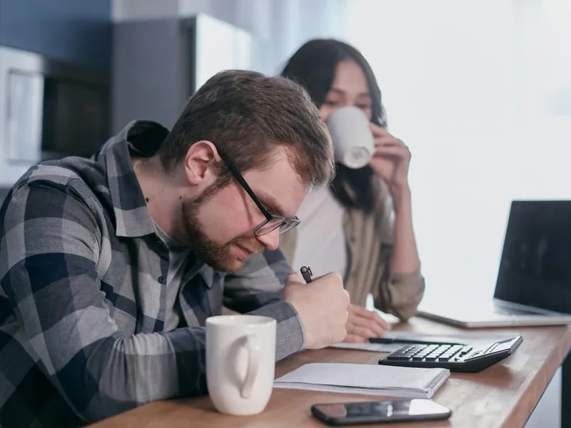 Cât de complicat să-ţi faci bugetul - Foto:  Pexels/Mikhail Nilov