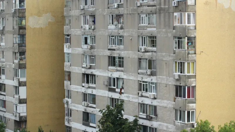 AMENDĂ de 3.000 lei pentru românii care locuiesc la bloc și fac acest lucru! De ce? - Foto: Freepik (imagine cu rol ilustrativ)