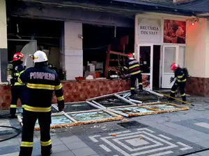 Explozie la o pizzerie din Pașcani. Zona a fost evacuată pentru că în interior erau butelii GPL Foto: ISU Iași