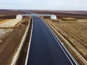 „Moș Crăciun” ar putea merge mai repede. Încă un ciot din „Autostrada Ford” e aproape gata - Foto: captură video