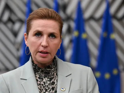 Mette Frederiksen, premierul Danemarcei, cerându-i lui Trump să termine cu ameninţările privind invadarea Groenlandei - Foto: Profimedia IImages