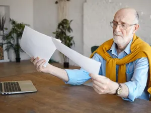 Cine va plăti contribuții la sănătate? Cum calculezi pensia rămasă după impozit și CASS - Foto: Freepik (Imagine cu rol ilustrativ)