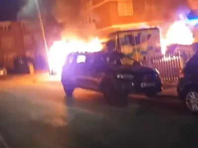 Ambulanțe incendiate Foto: captură X