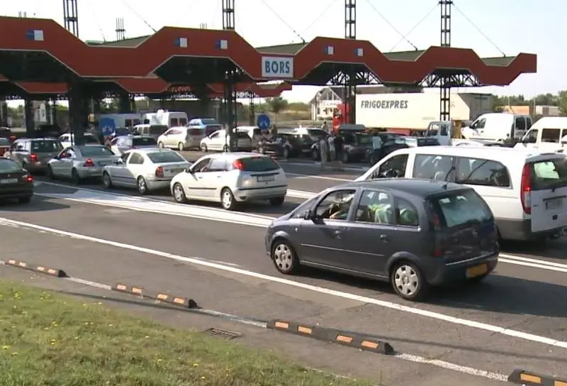 Formularul trebuie completat la intrarea în România. FOTO: Facebook