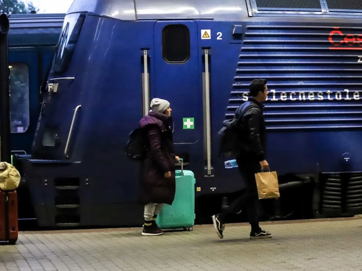 România a intrat în Spaţiul Schengen, dar trenurile maghiare aşteaptă în continuare în frontieră - Foto: Profimedia Images