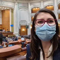 Propunere USR la Cercetare: specialist în resurse umane. S-a ocupat de contul FB al partidului / FB