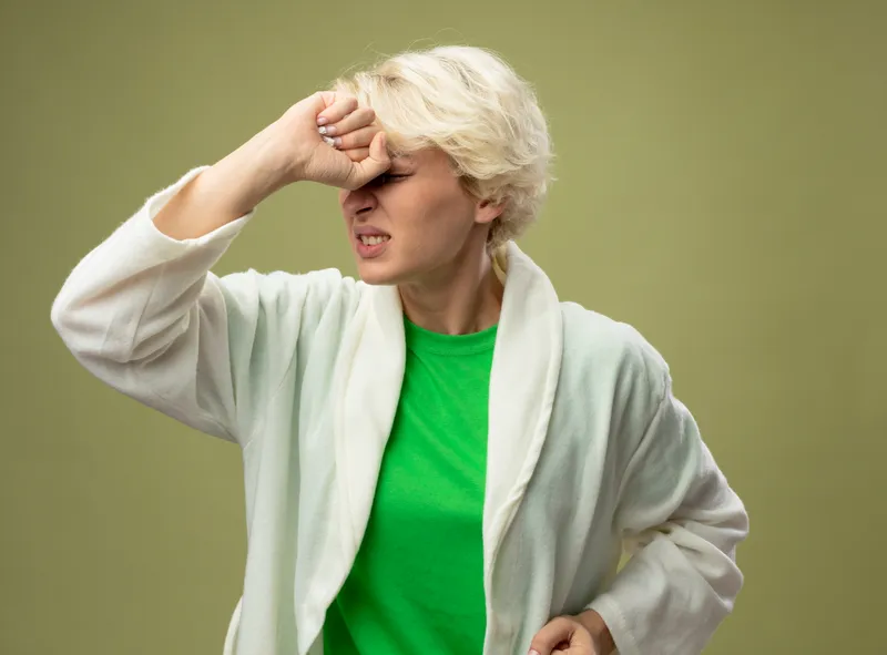Persoană care are o durere de cap - Foto: Freepik (Imagine cu rol ilustrativ)