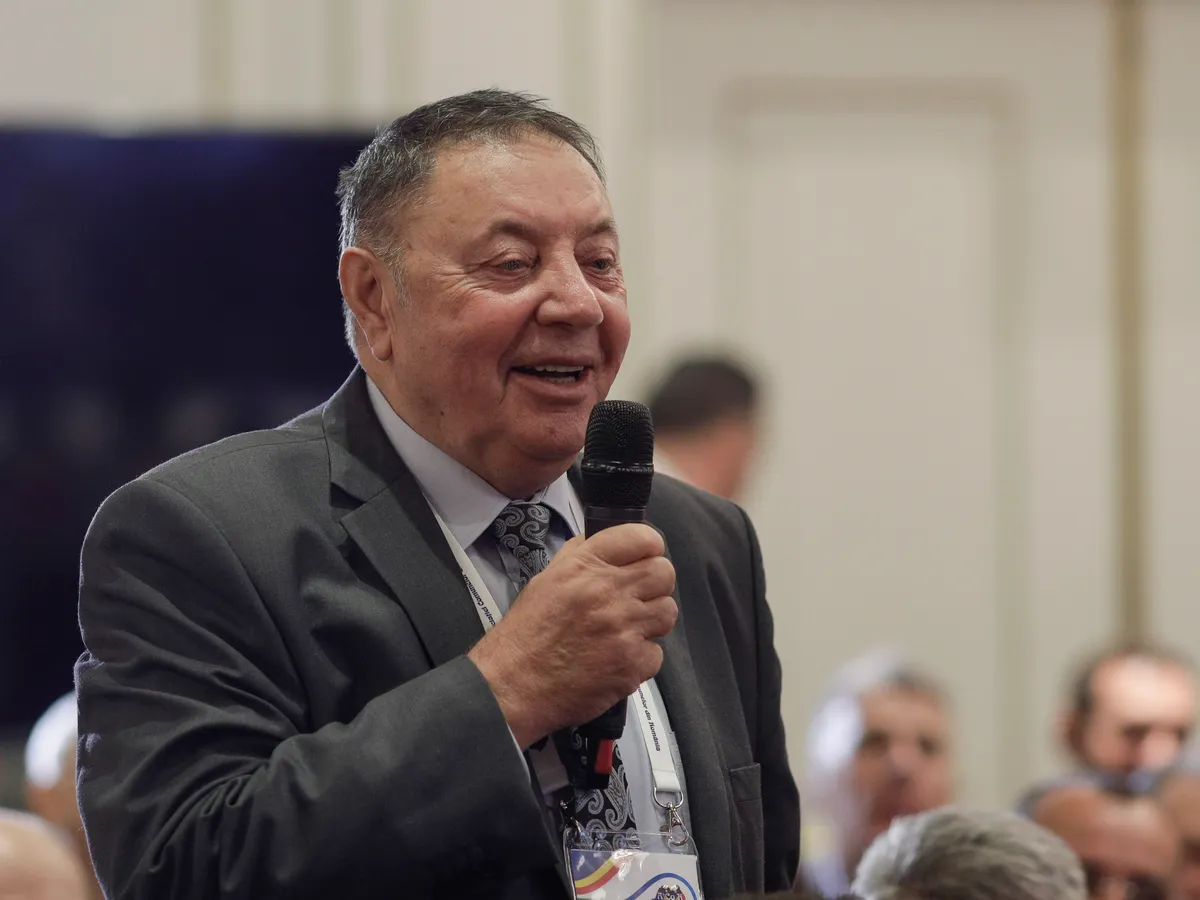 Un primar a fost la vânătoare de antilope în Africa din pensie și salariu. Comuna lui are deficit 1.000.000€
