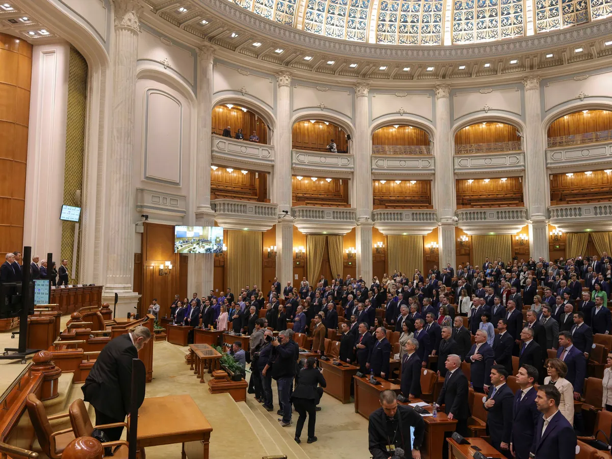 Sporuri intacte în Parlament: Director: 2.400 lei/lună, ospătar: 400 lei. Salarii și de 21.000 lei - Foto: INQUAM PHOTOS / Octav Ganea