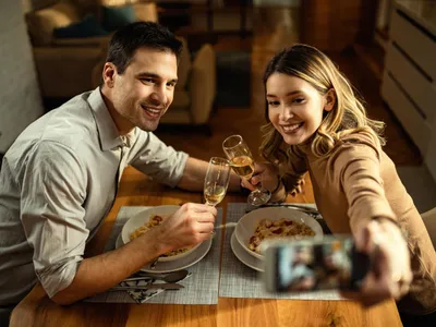 Care e ora ideală pentru luarea cinei în timpul iernii? Te vei trezi mai odihnit, ții glicemia sub control - Foto: Freepik (Imagine cu rol ilustrativ)