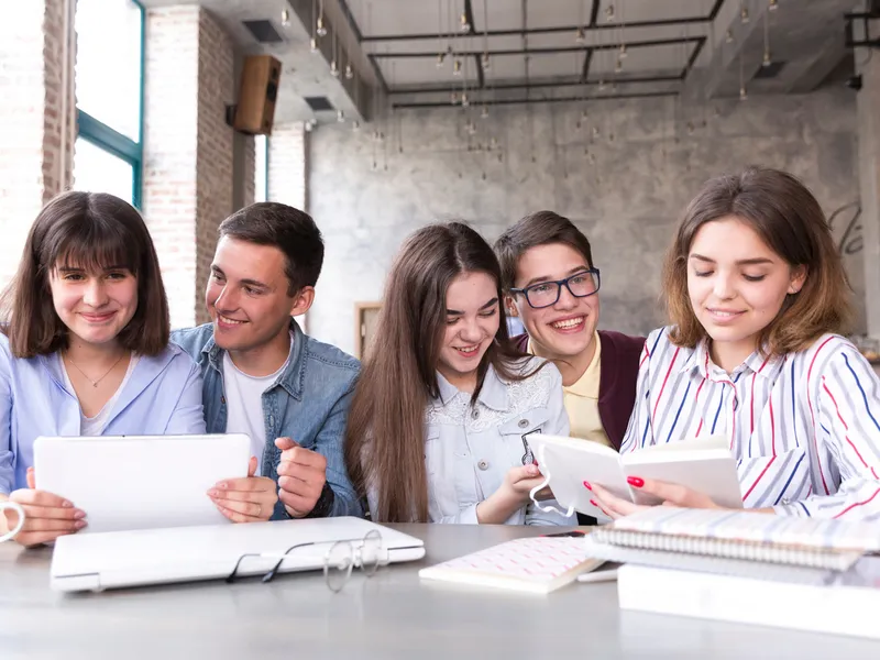 Ce se întâmplă cu bursele studenților - Foto: Freepik (rol ilustrativ)
