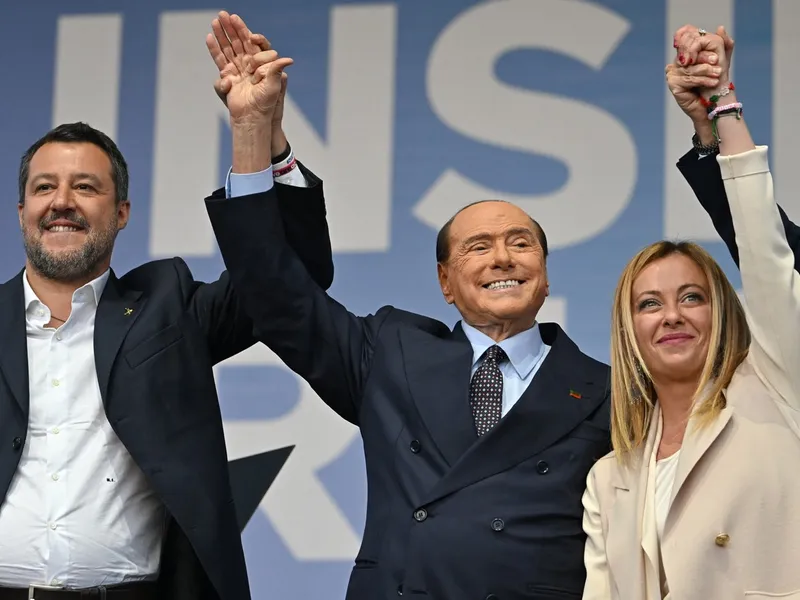 De la stânga la dreapta, Matteo Salvini (Liga), Silvio Berlusconi (Forza Italia) și Giorgia Meloni (Fratelli d’Italia) - Foto: Profimedia