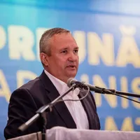 Nicolae Ciucă este la Mehedinți, alături de candidații PNL la alegerile locale. Foto: Nicolae Ionel Ciucă Facebook