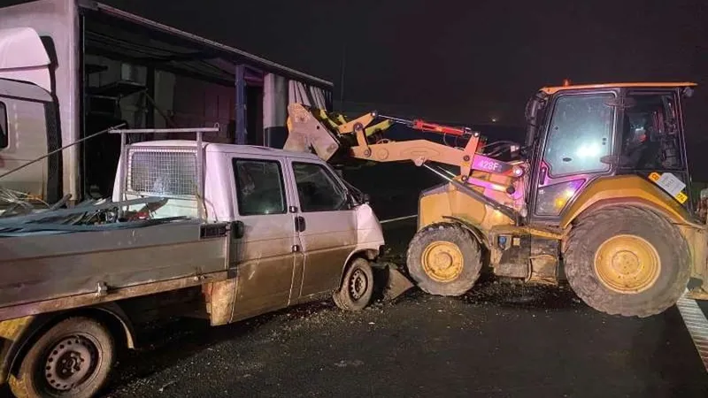Accident pe tronsonul nedeschis al autostrăzii A3: Patru răniți după impactul dintre 3 autovehicule - Foto: ISU Mureș