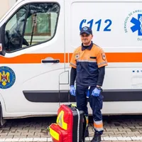 Asistent medical își oferă gratuit serviciile pentru nevoiași.- Foto: Facebook