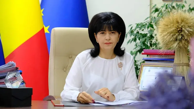 Procurorii DNA sunt la Doina Federovici în casă - Foto: Facebook/Federovici Doina Elena